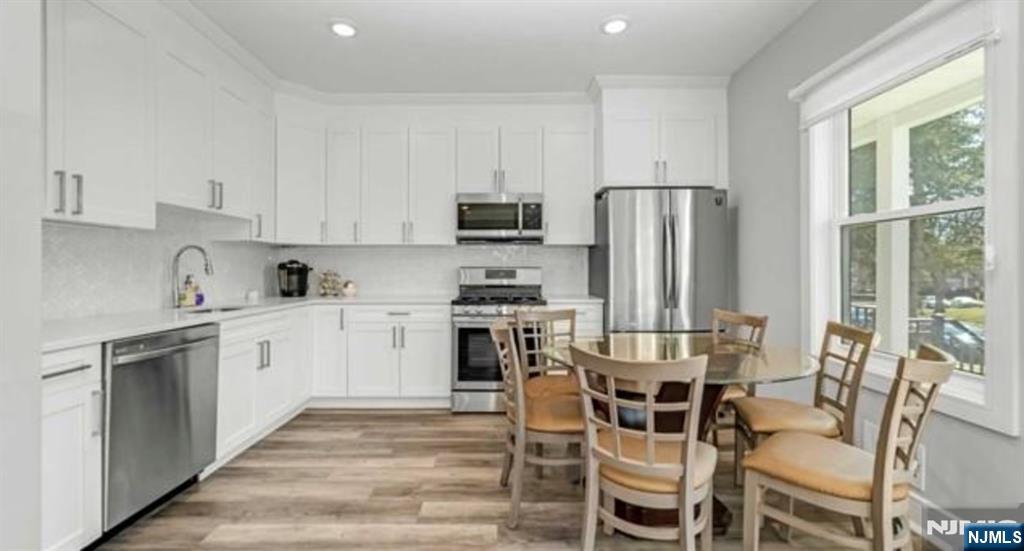21 Valley Avenue 1