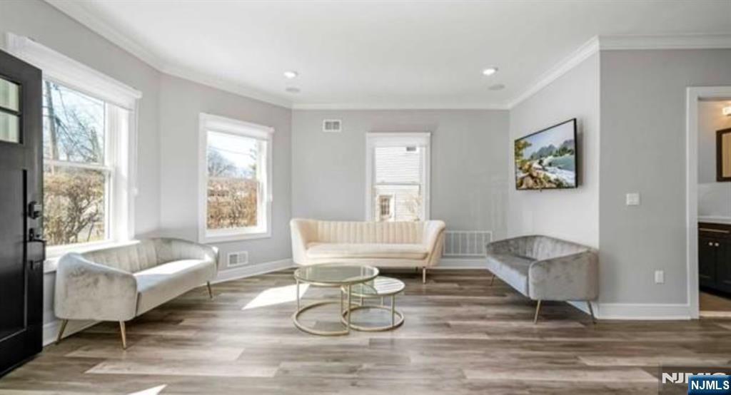 21 Valley Avenue 1