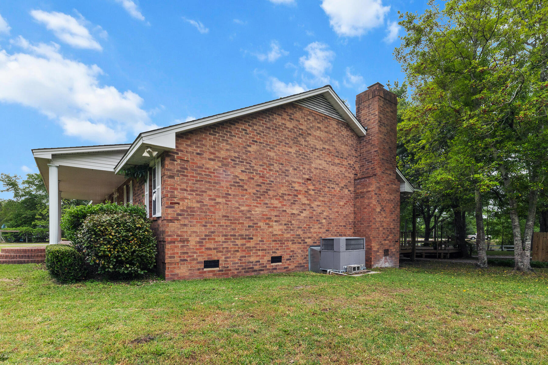 228 Dogwood Trail
