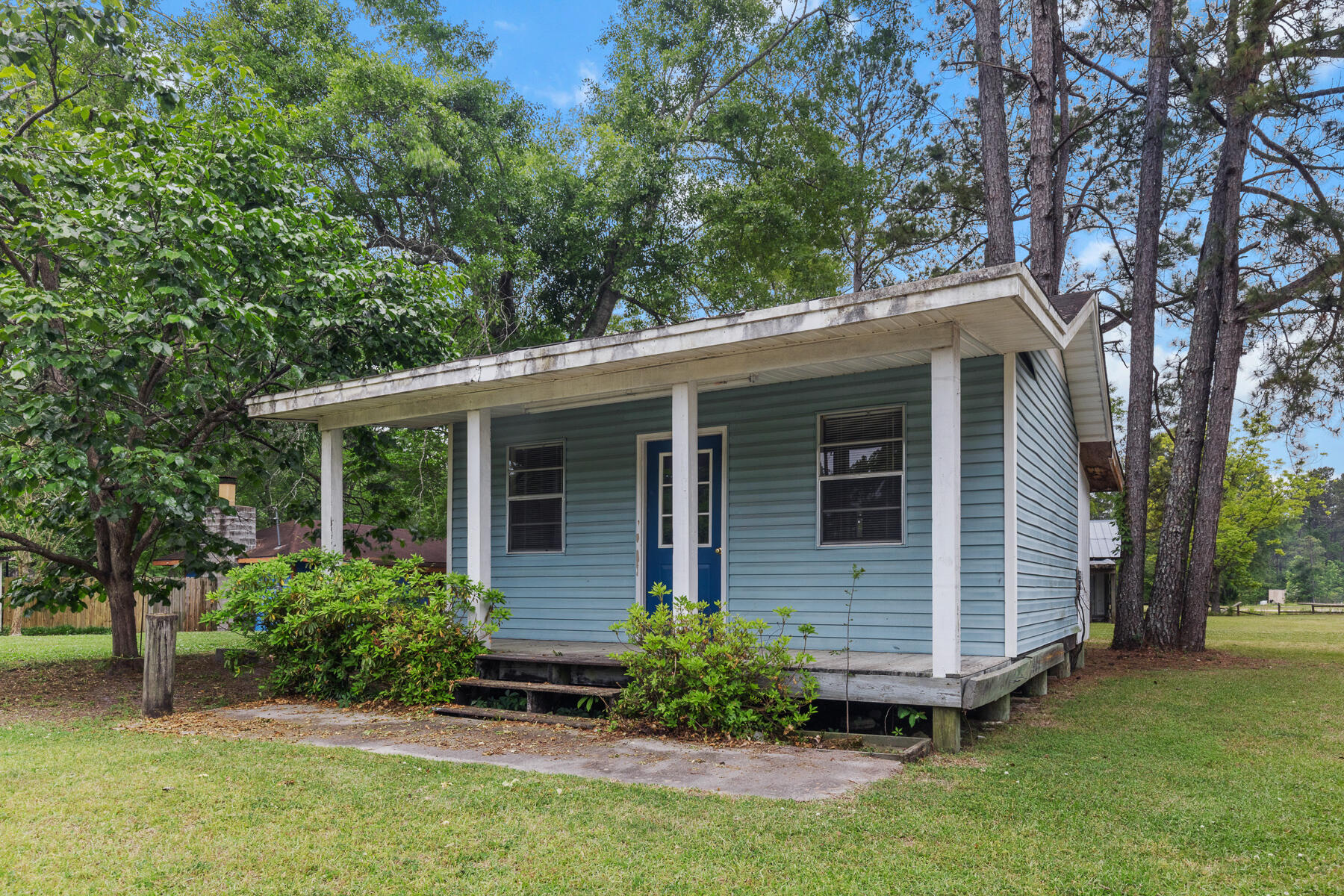 228 Dogwood Trail