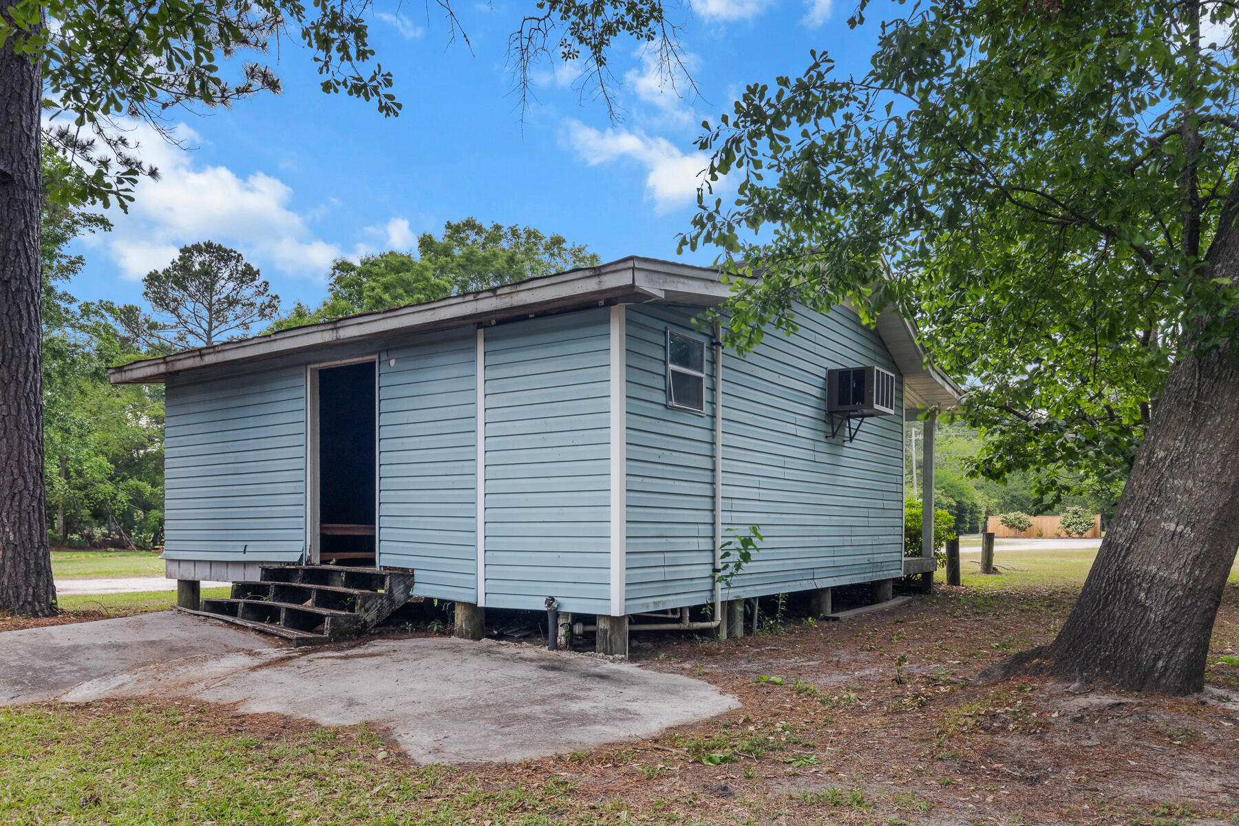 228 Dogwood Trail