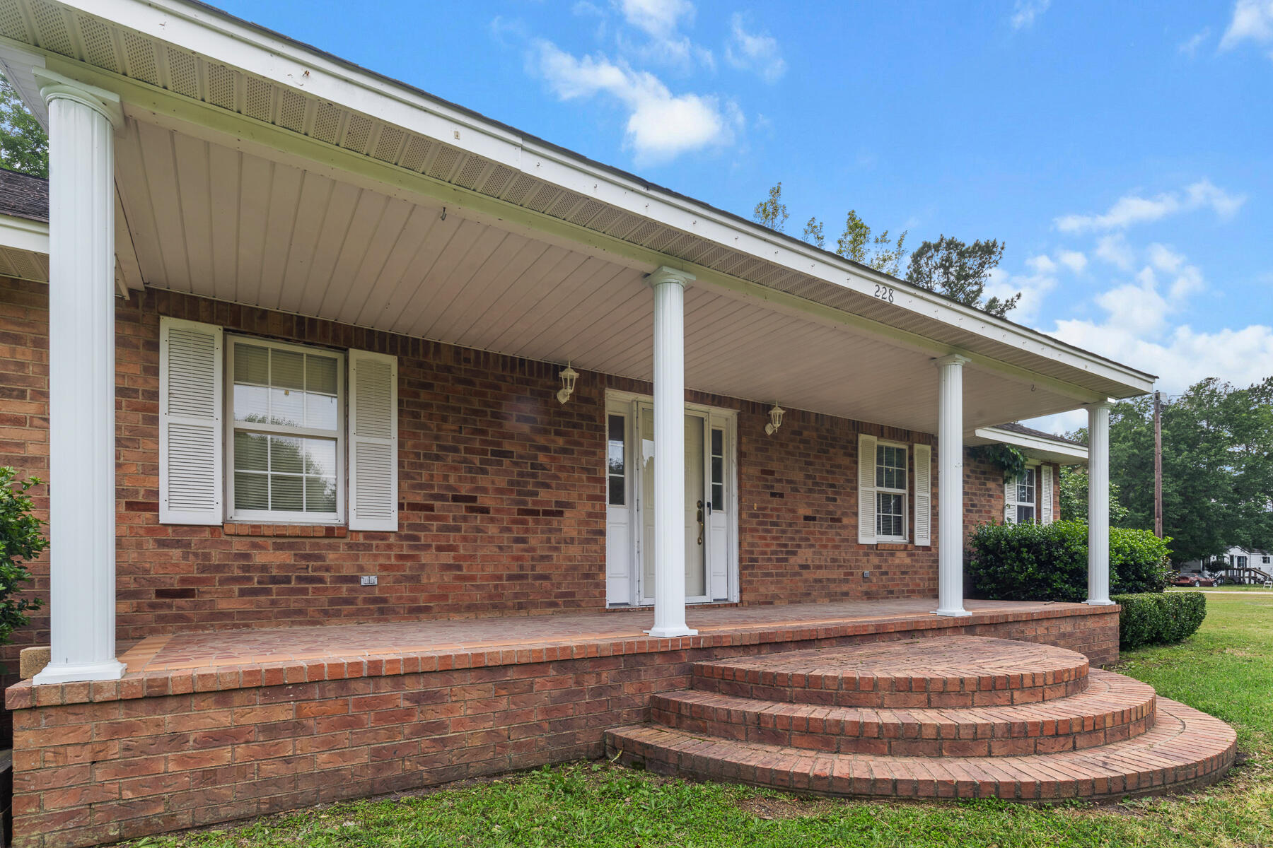 228 Dogwood Trail
