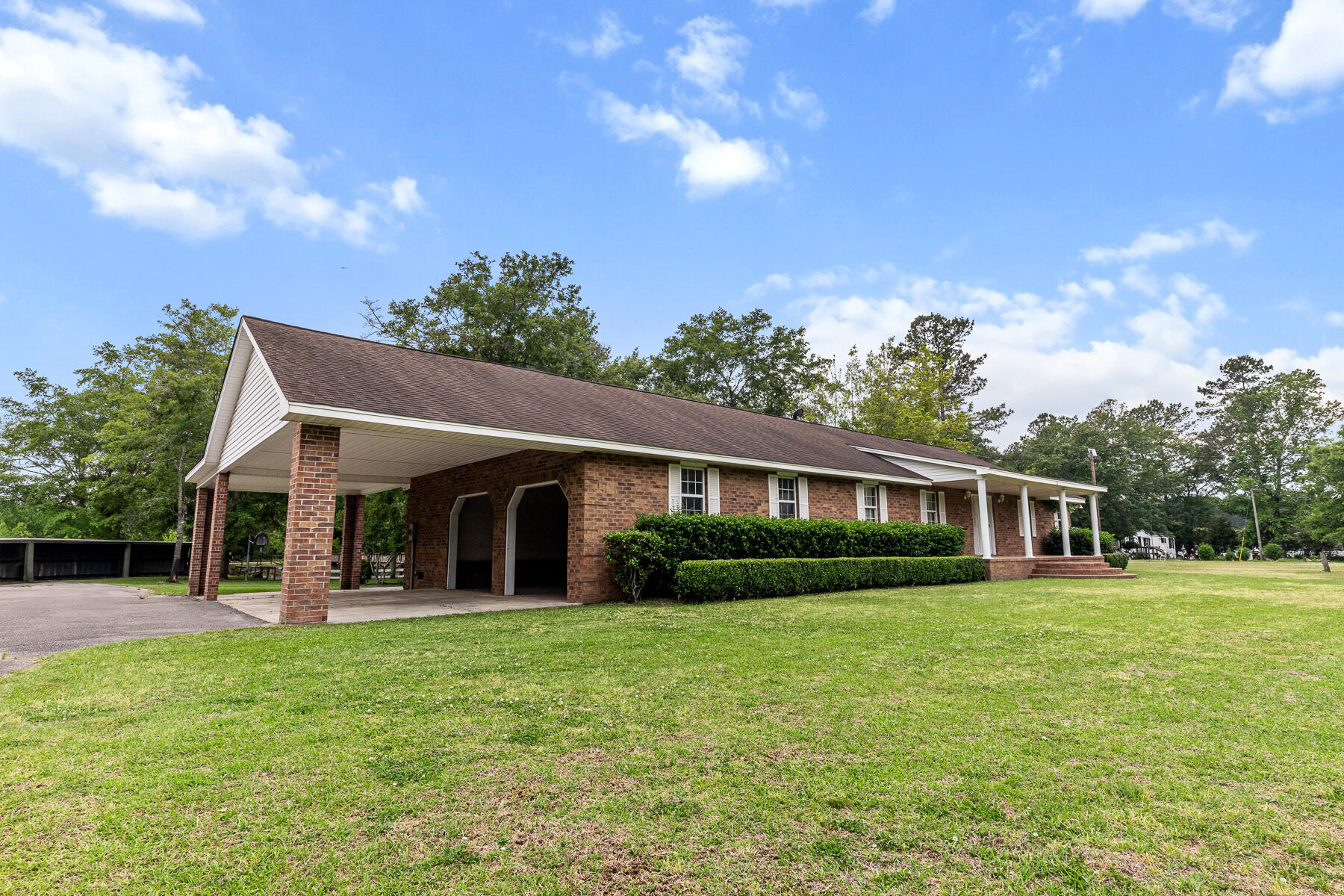 228 Dogwood Trail
