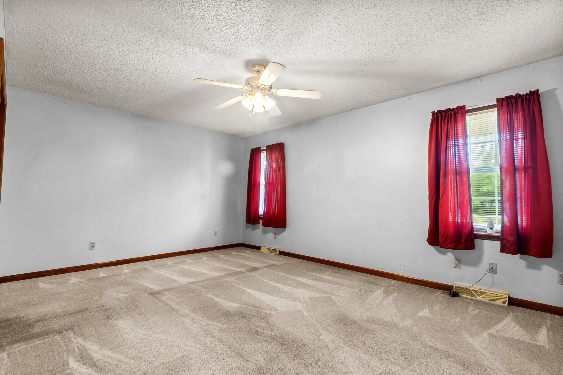 228 Dogwood Trail