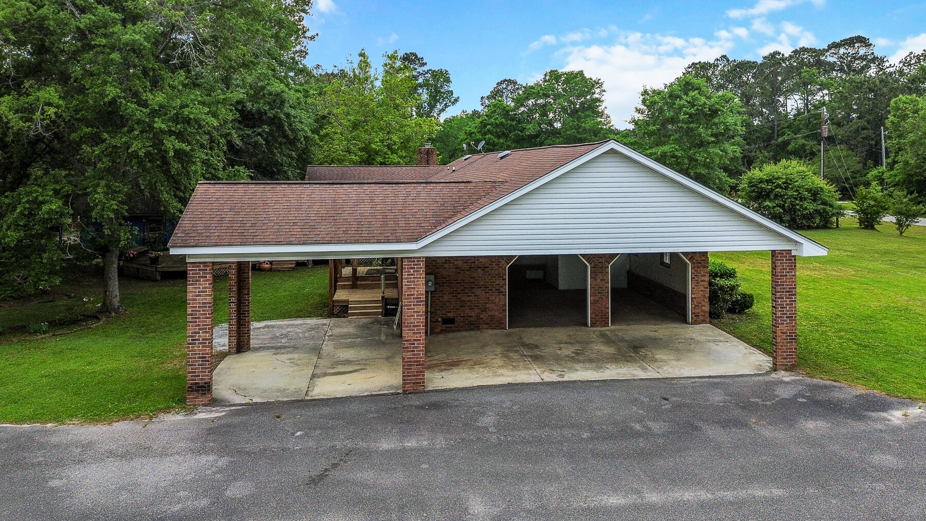 228 Dogwood Trail