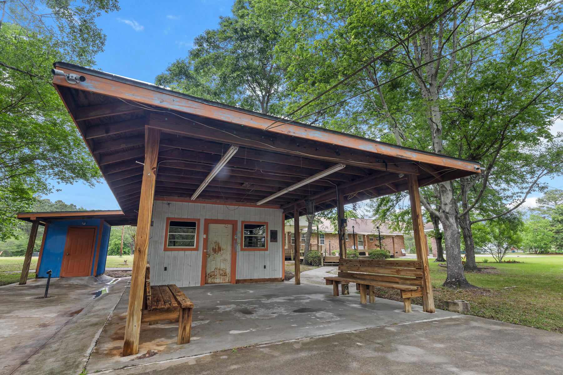 228 Dogwood Trail