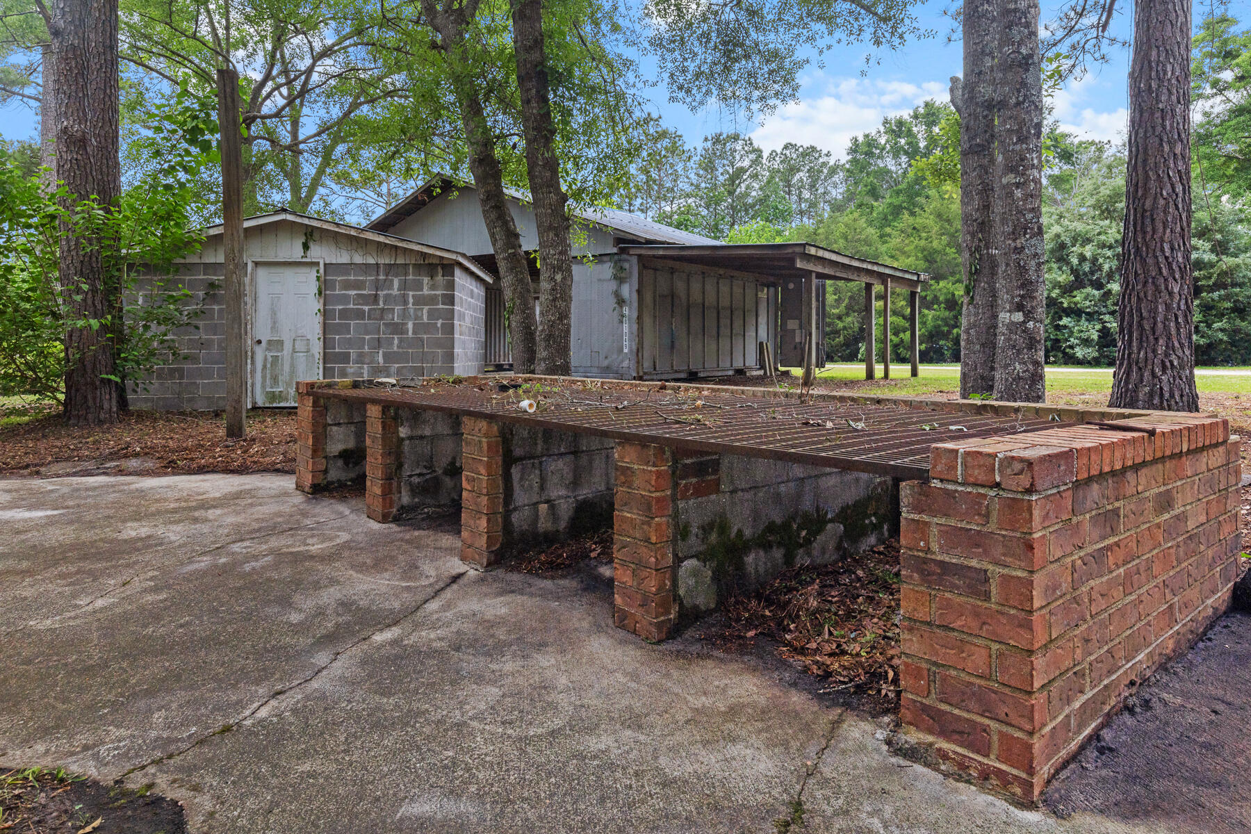 228 Dogwood Trail
