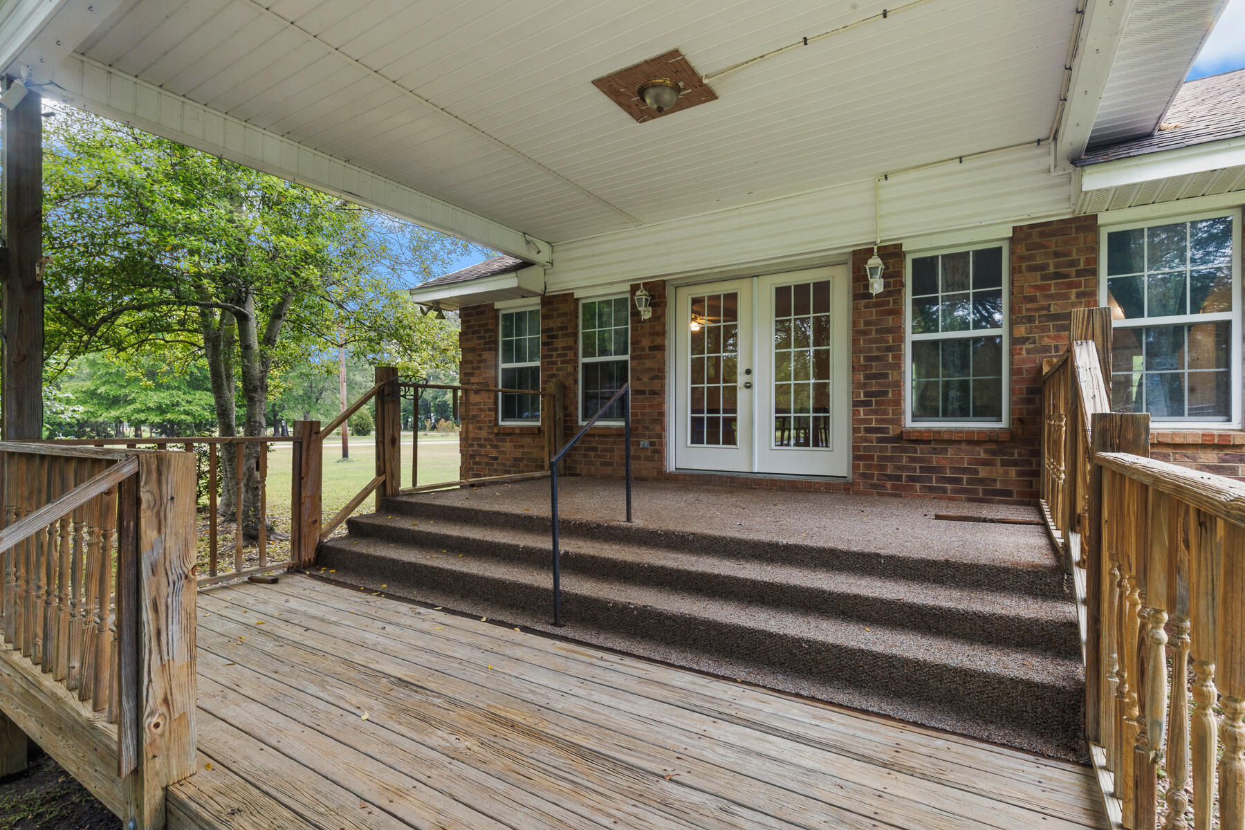 228 Dogwood Trail
