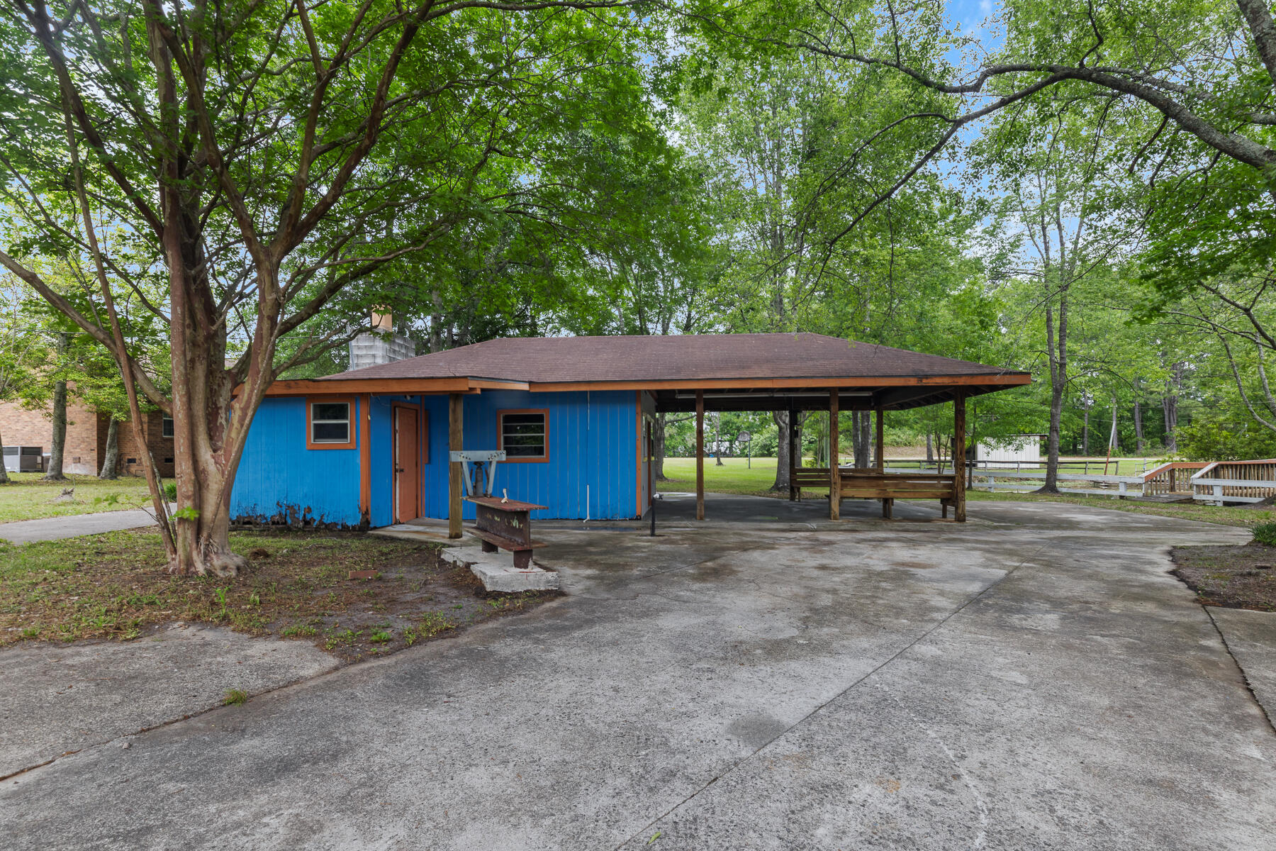 228 Dogwood Trail
