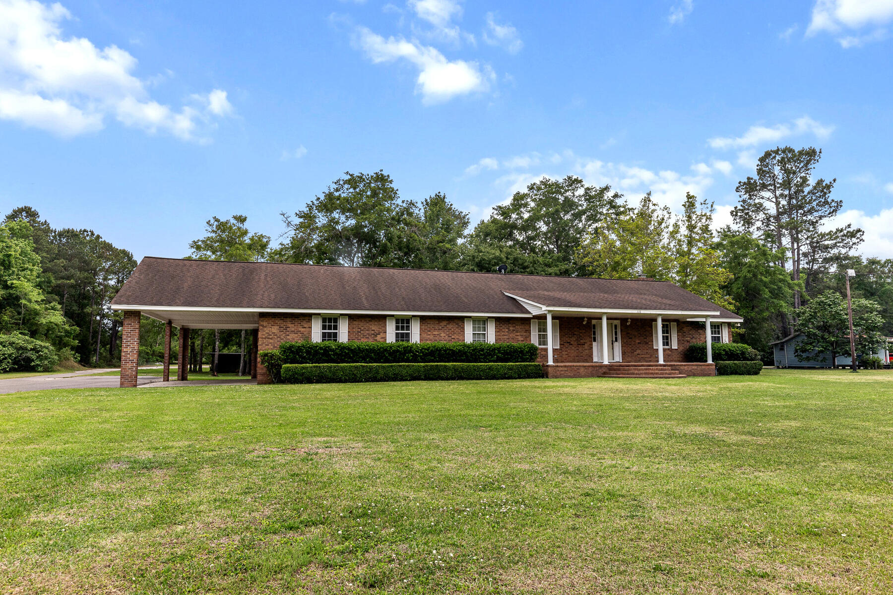 228 Dogwood Trail