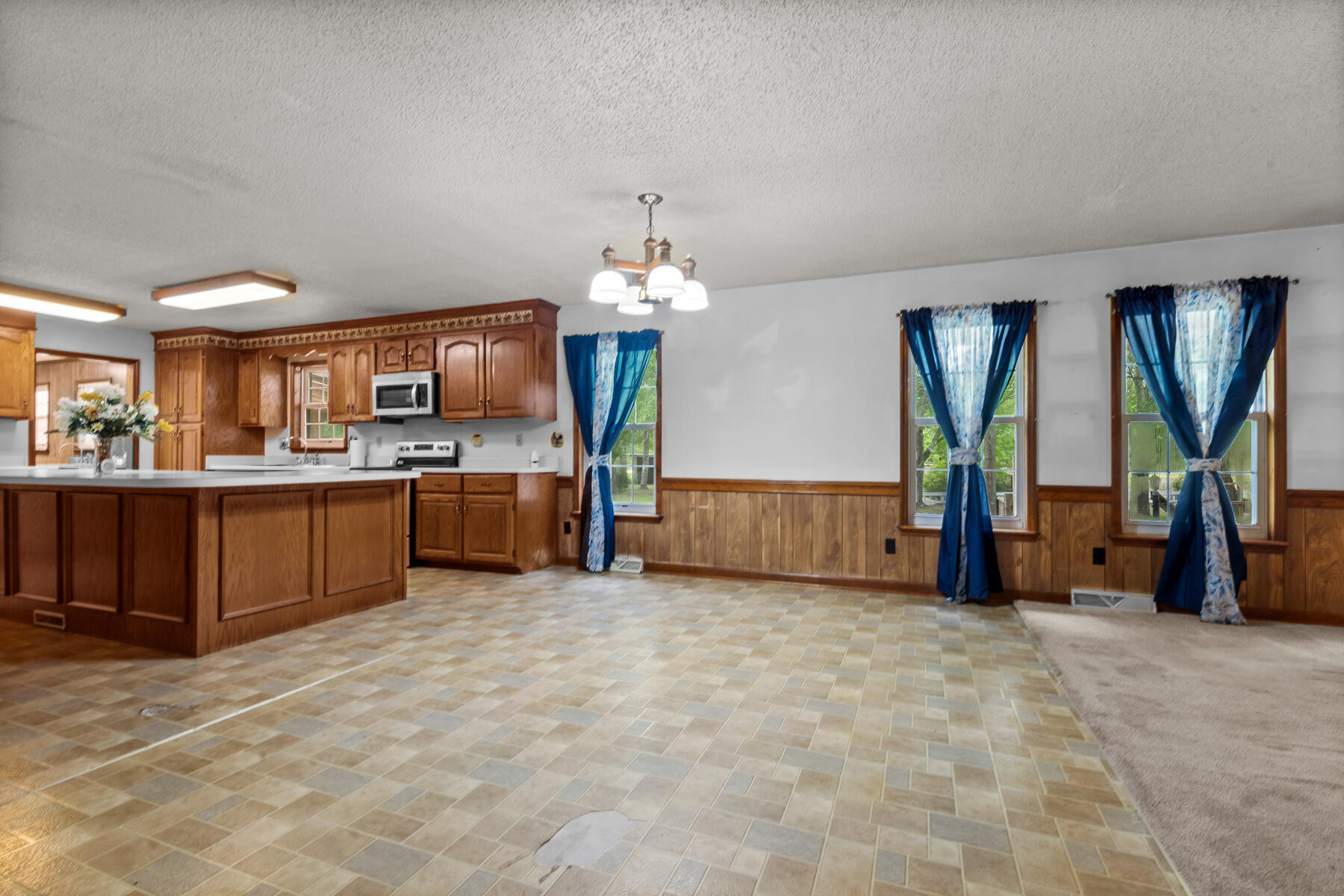 228 Dogwood Trail