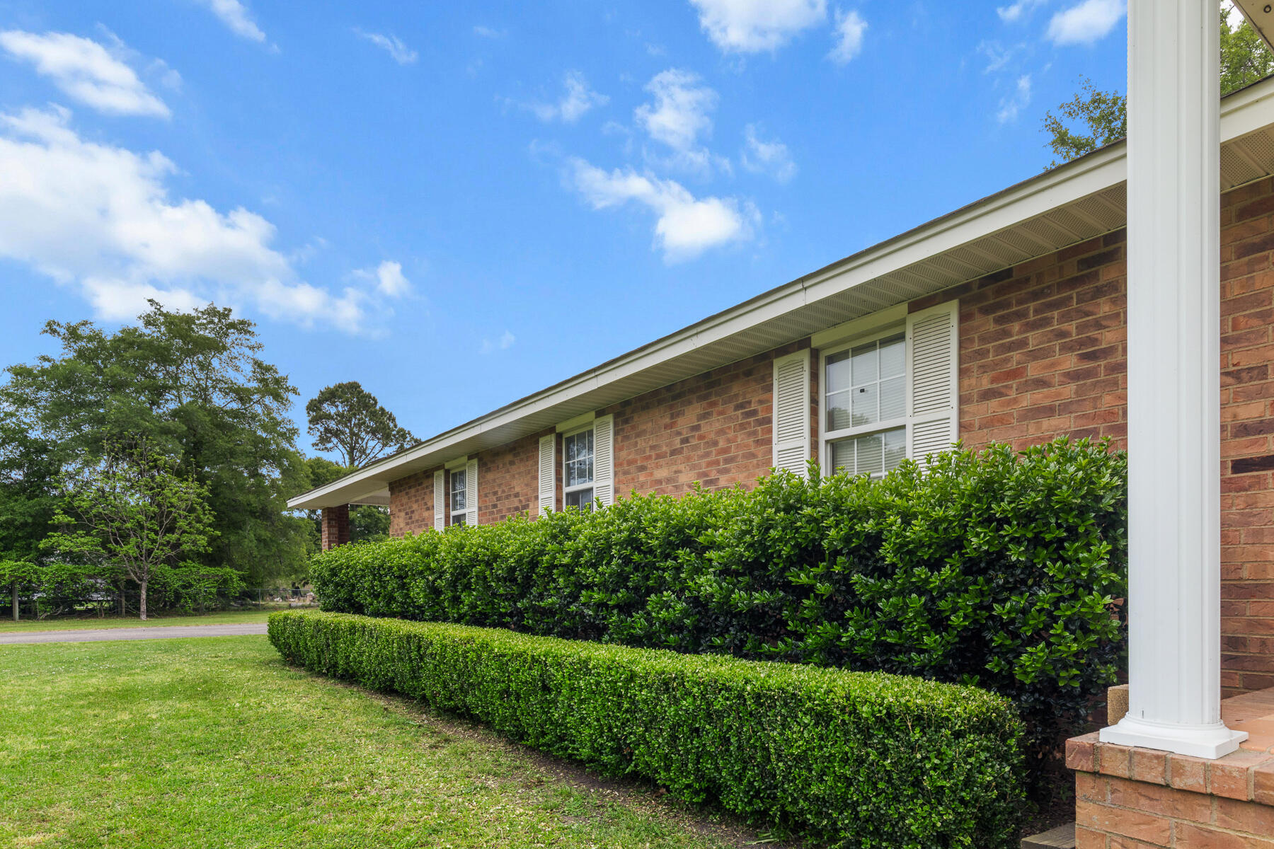 228 Dogwood Trail