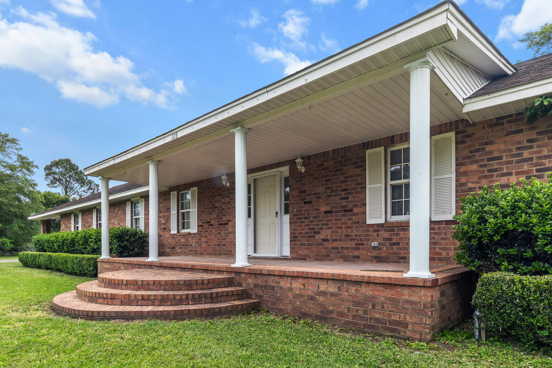 228 Dogwood Trail