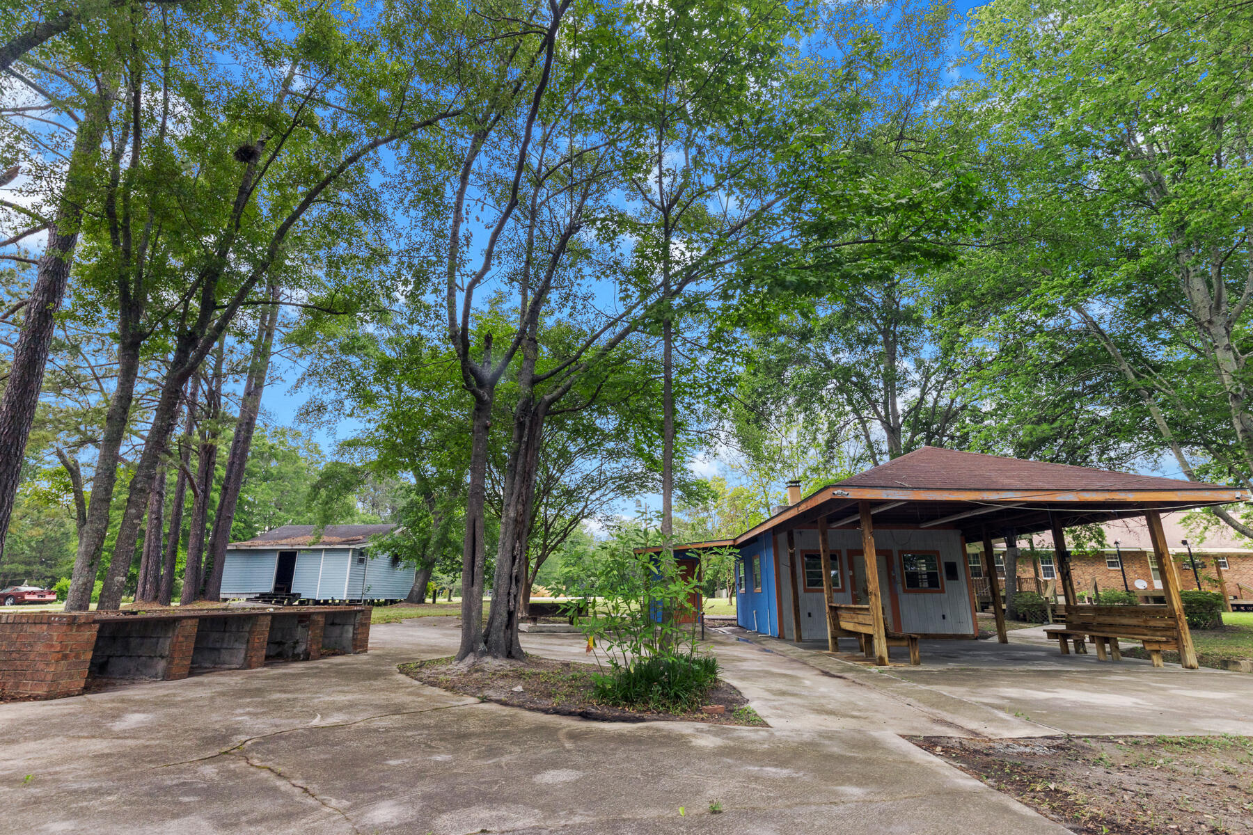 228 Dogwood Trail