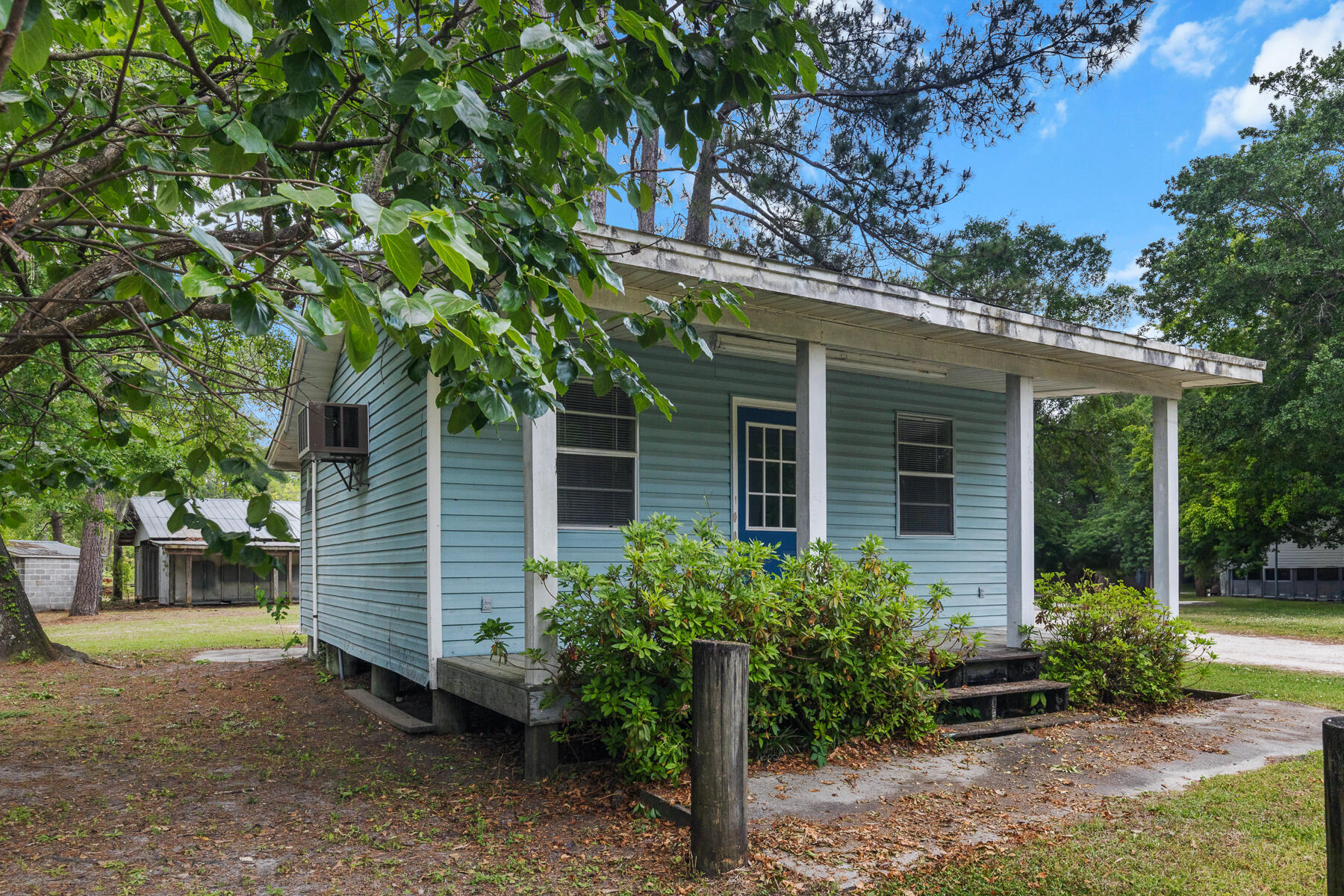 228 Dogwood Trail