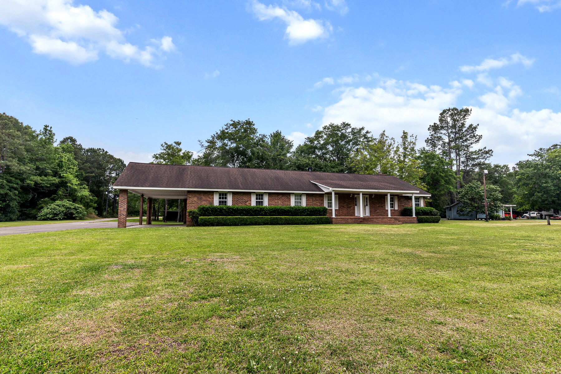 228 Dogwood Trail