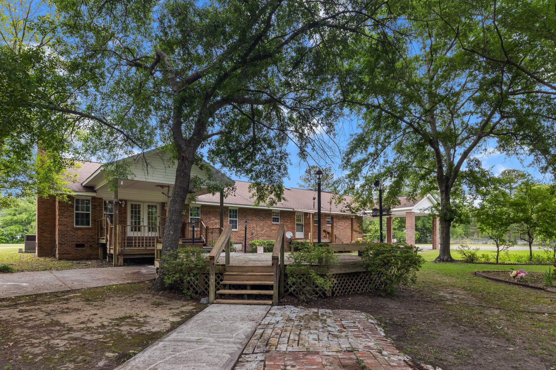 228 Dogwood Trail