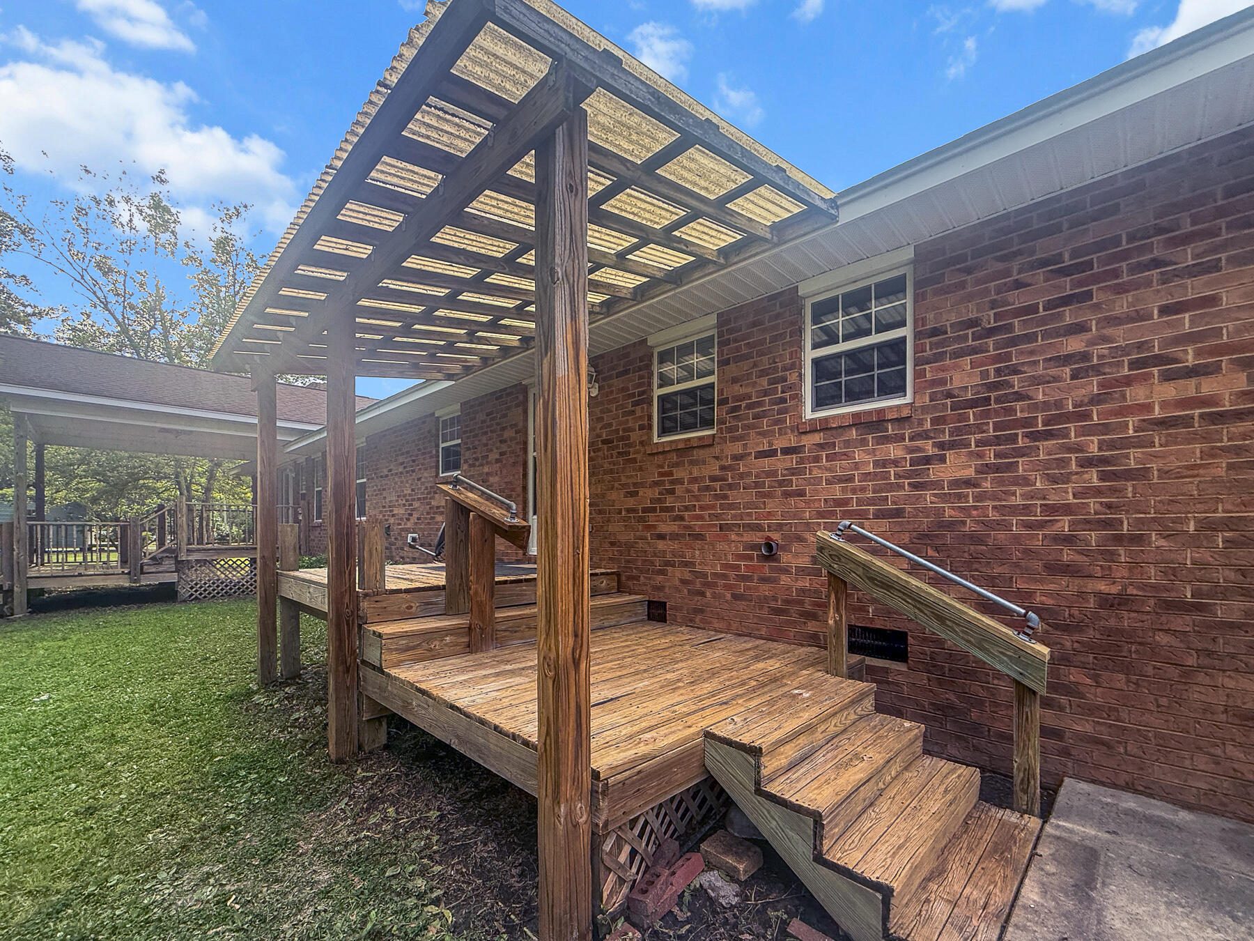 228 Dogwood Trail