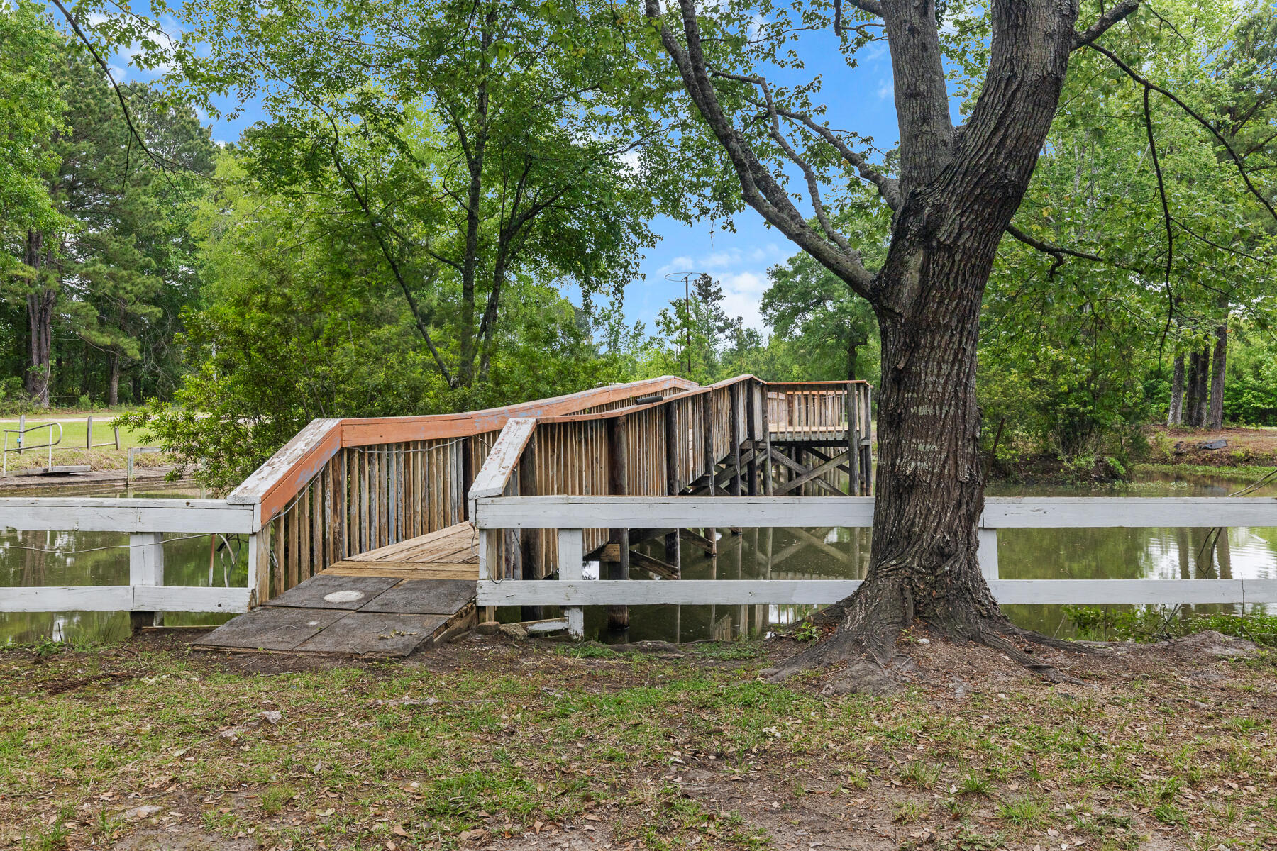 228 Dogwood Trail