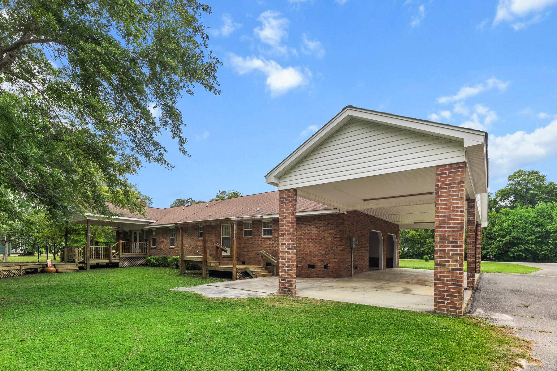 228 Dogwood Trail