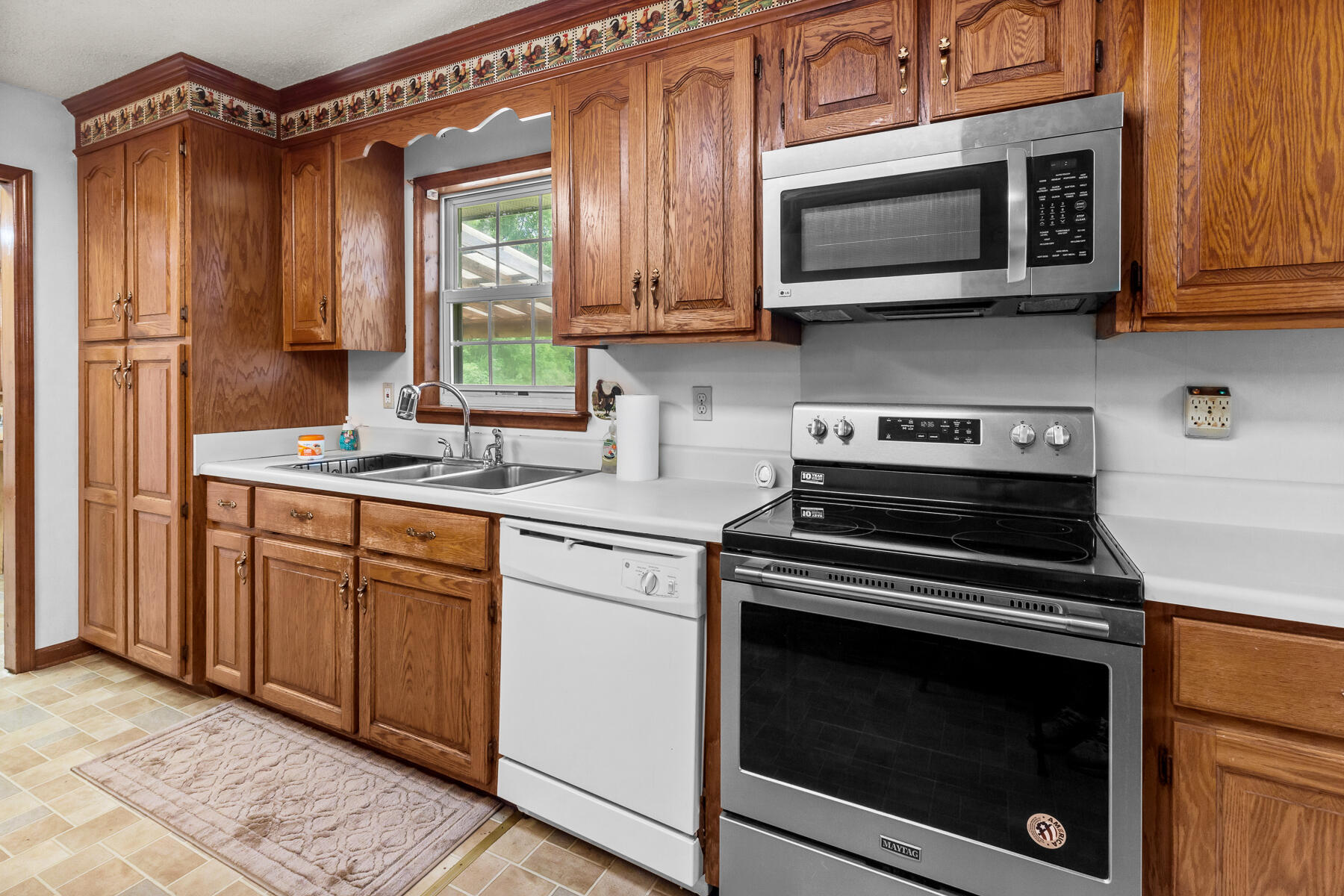 228 Dogwood Trail