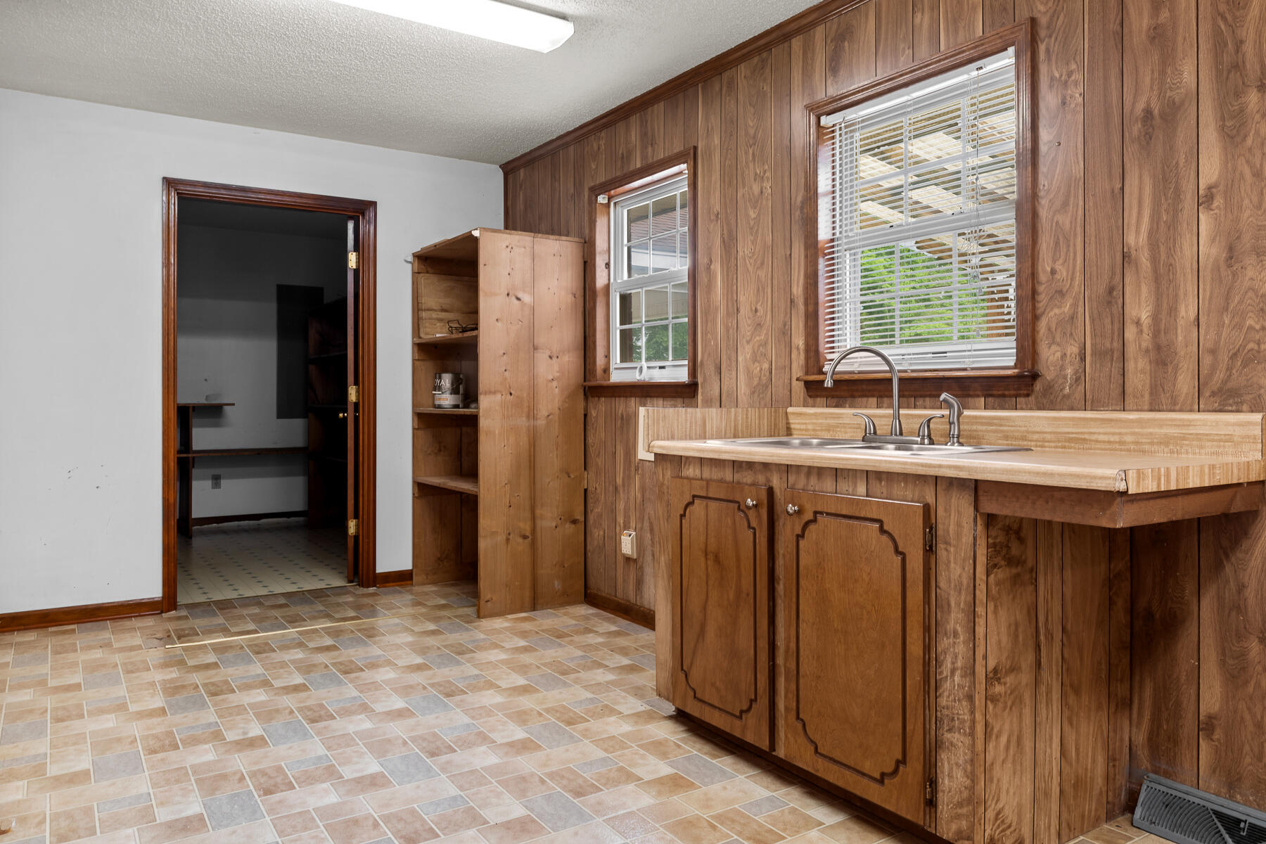 228 Dogwood Trail