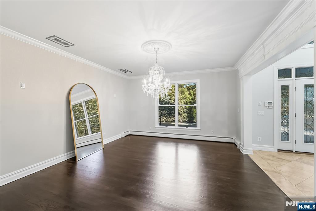 32 Moeser Place