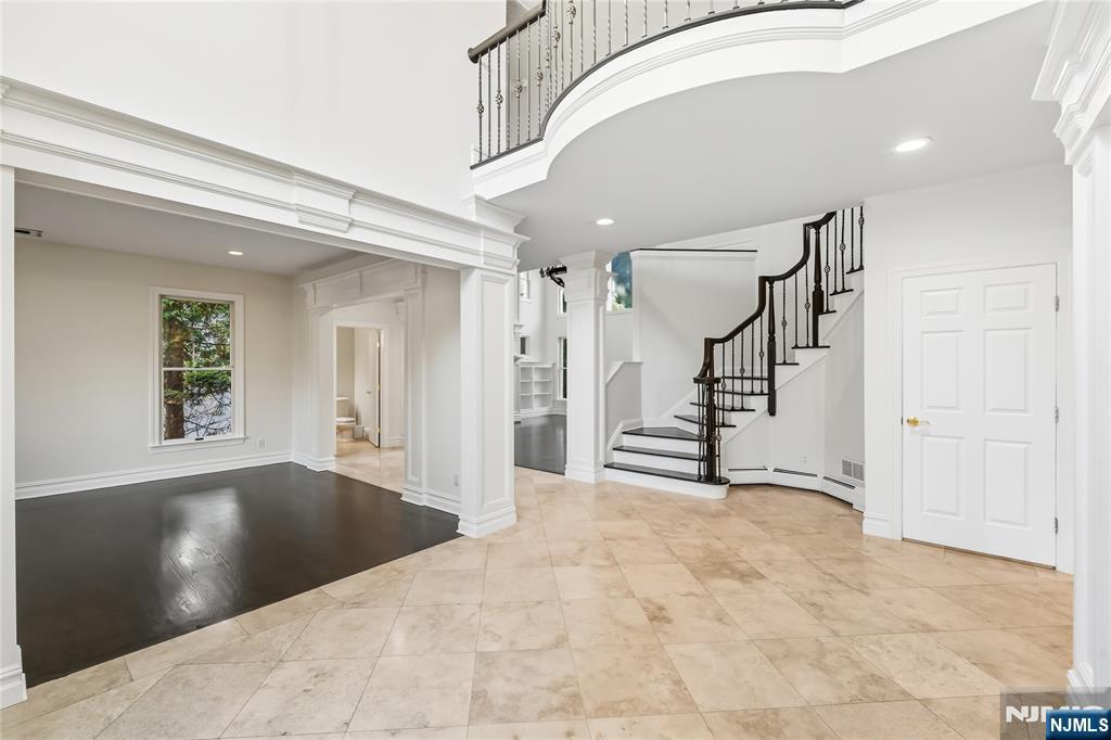 32 Moeser Place