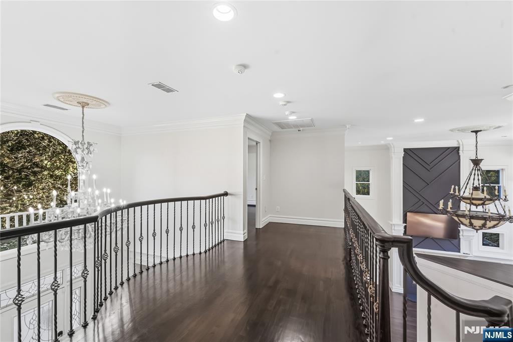 32 Moeser Place