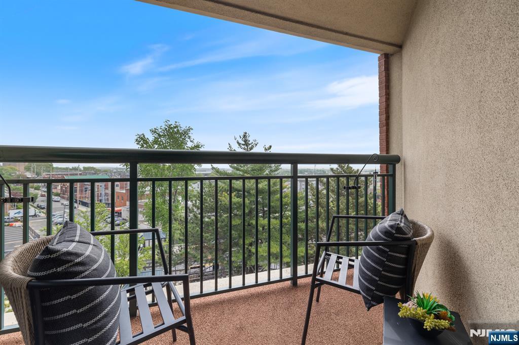 1 Orient Way 501
