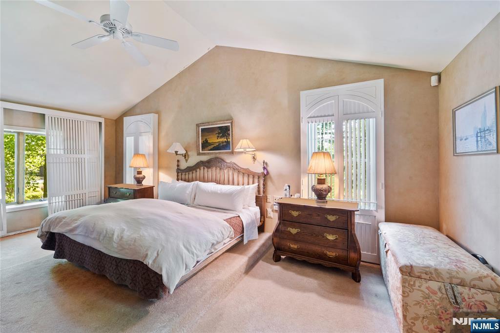 2 Canterbury Court