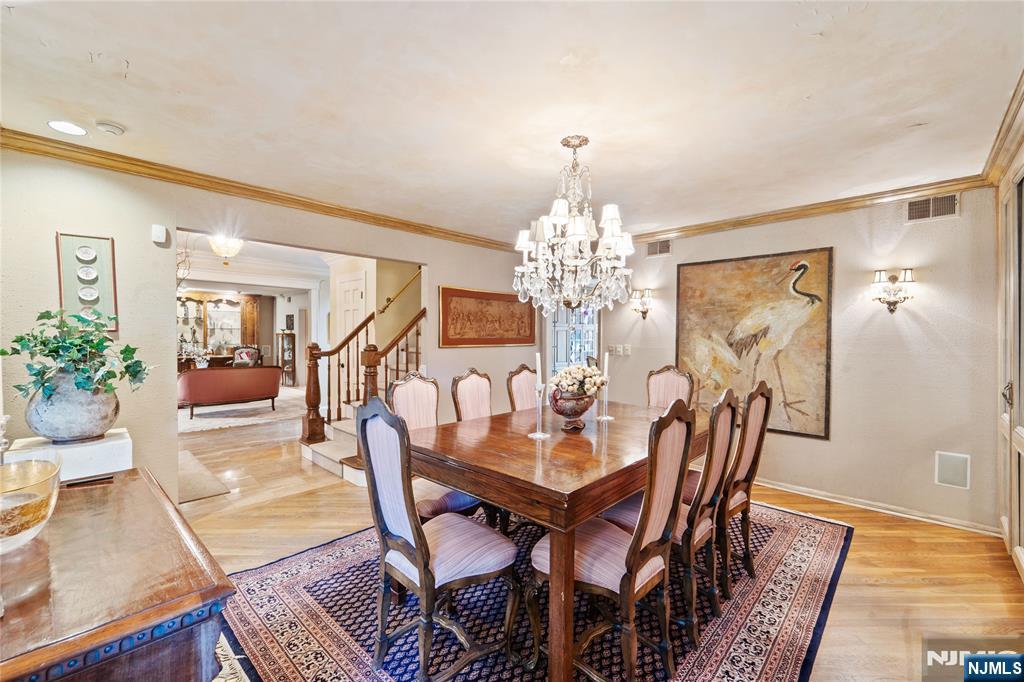 2 Canterbury Court