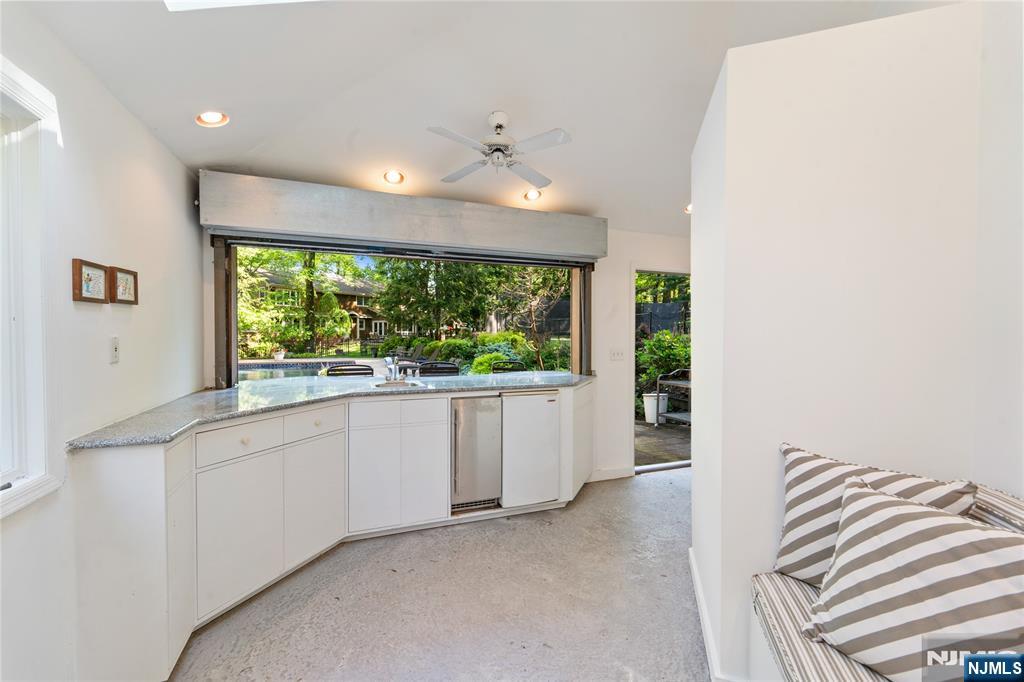 2 Canterbury Court