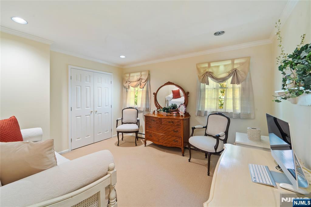 2 Canterbury Court