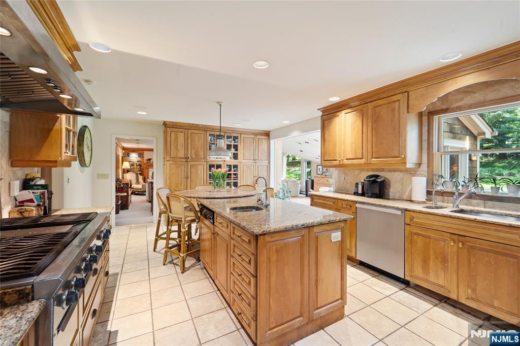 2 Canterbury Court
