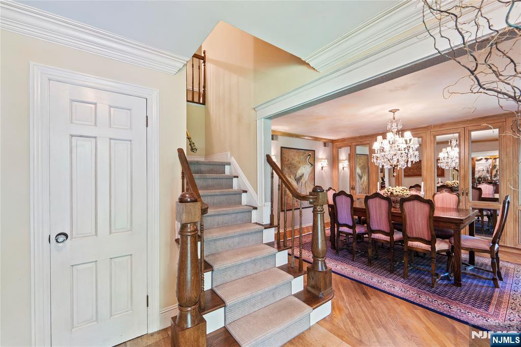 2 Canterbury Court
