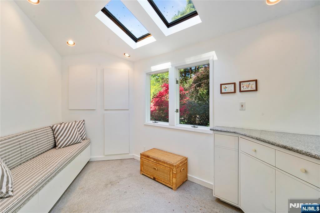 2 Canterbury Court