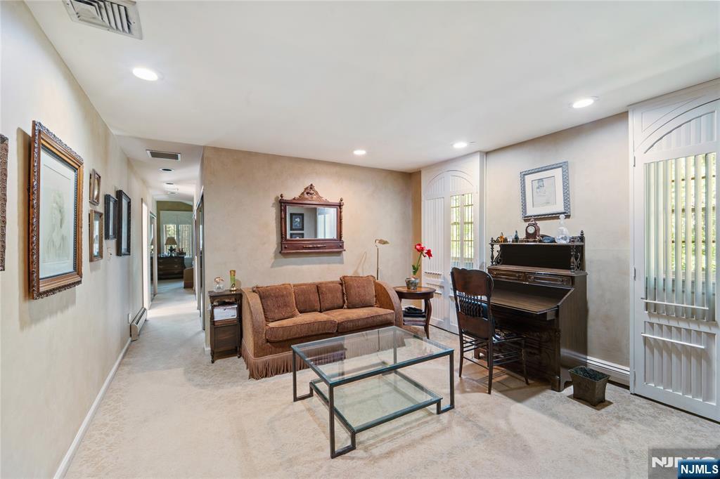 2 Canterbury Court