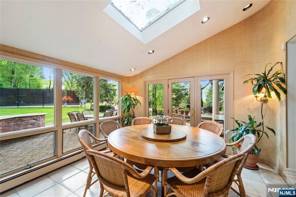 2 Canterbury Court