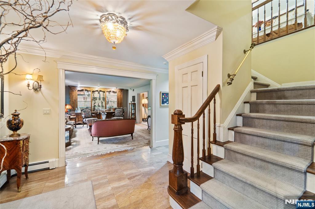 2 Canterbury Court