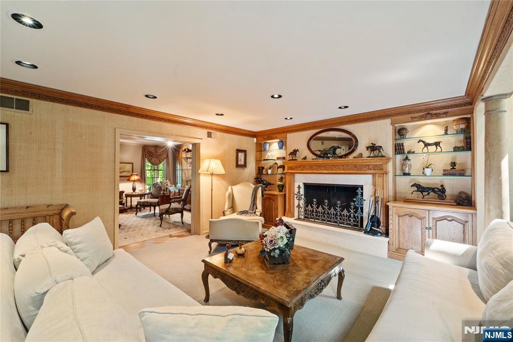 2 Canterbury Court