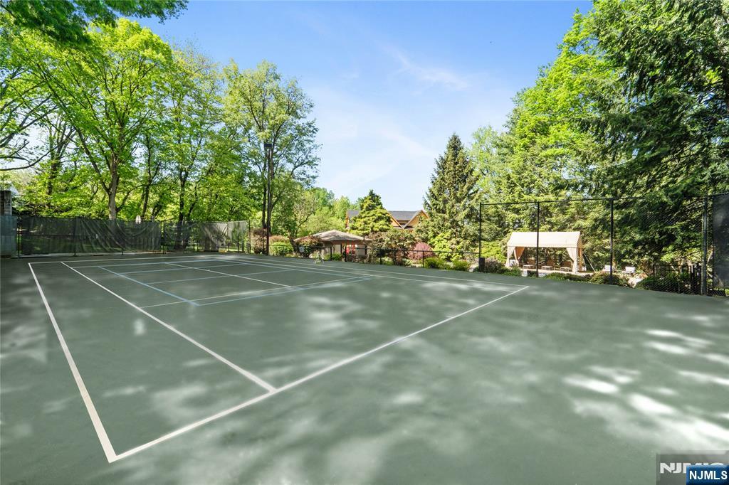 2 Canterbury Court