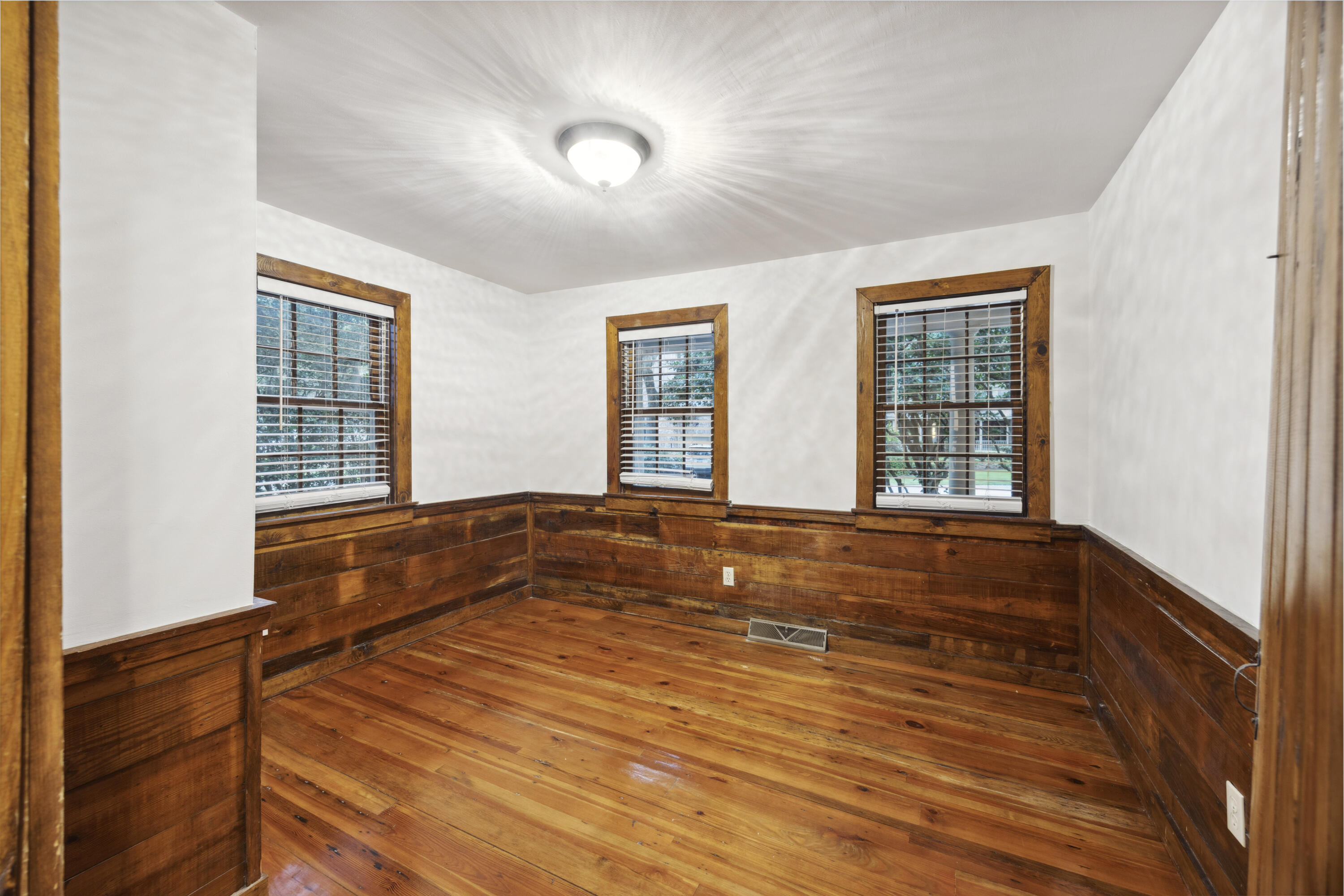 2206 Weepoolow Trail