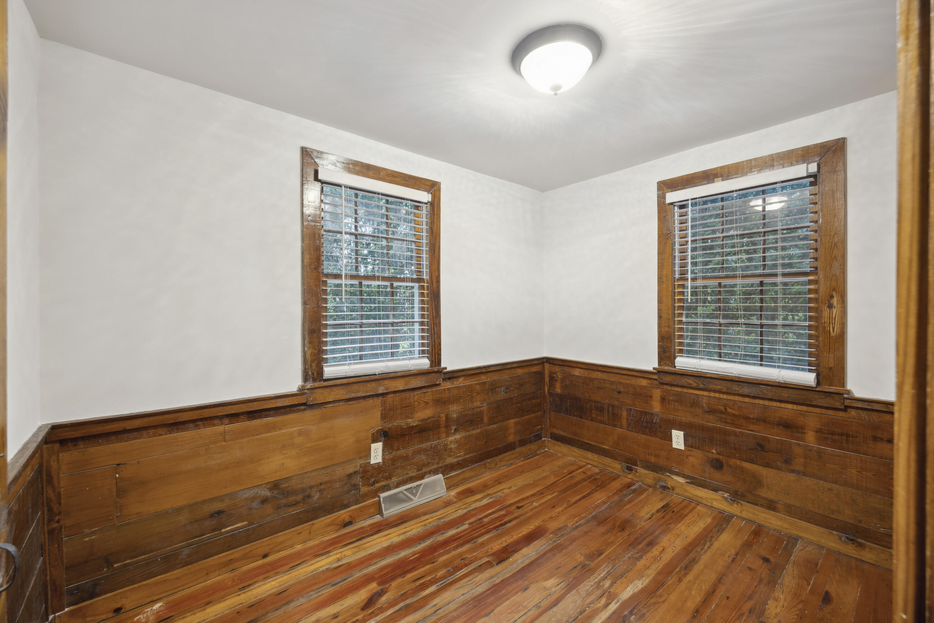 2206 Weepoolow Trail