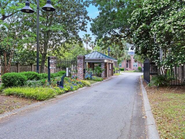 2206 Weepoolow Trail