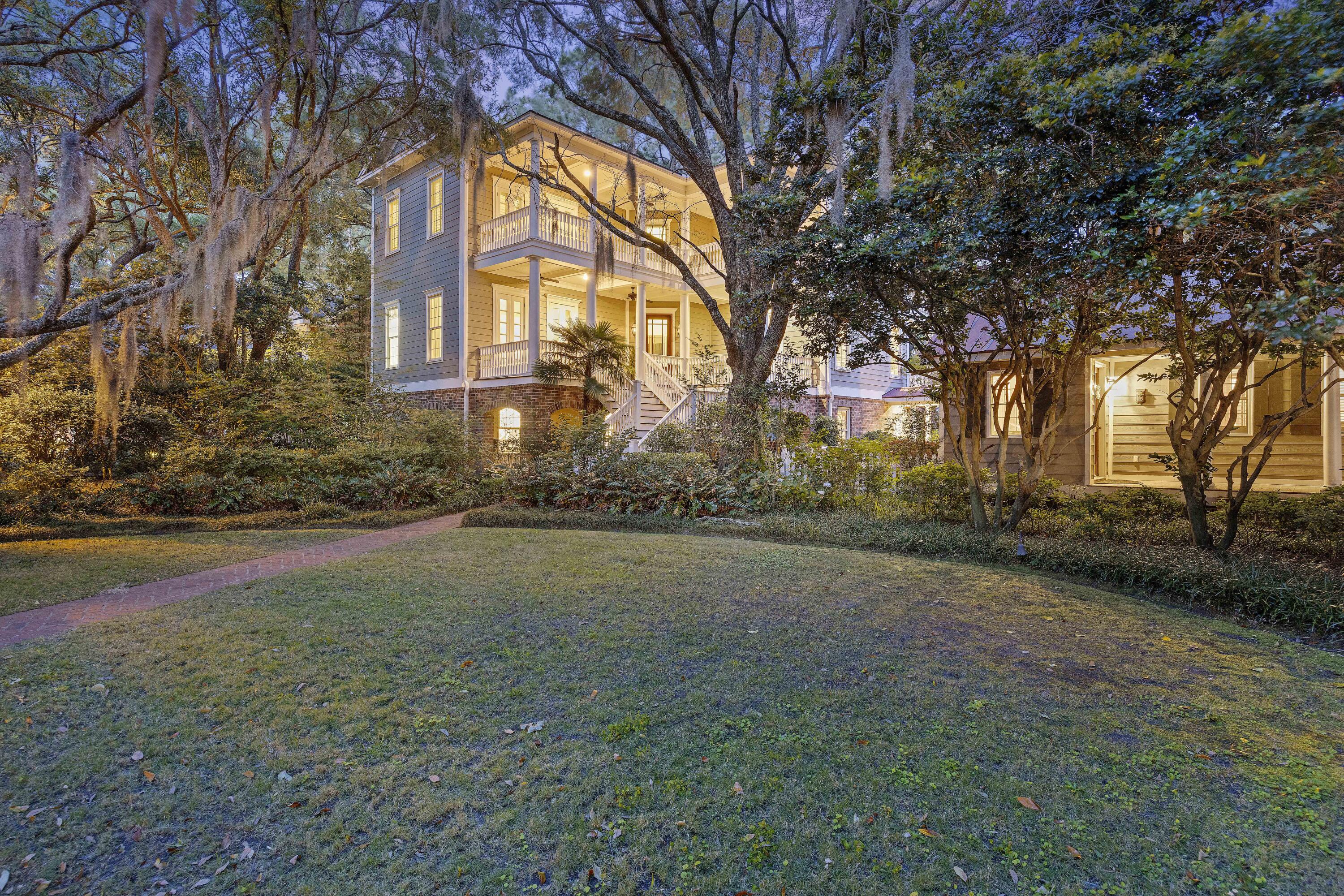 2206 Weepoolow Trail