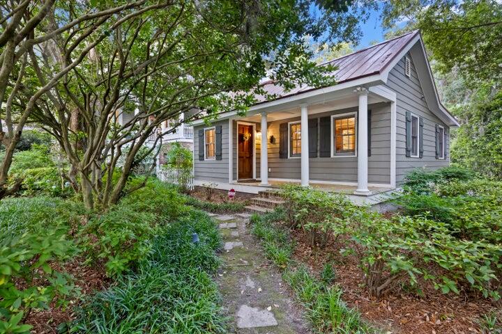 2206 Weepoolow Trail