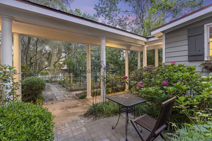 2206 Weepoolow Trail