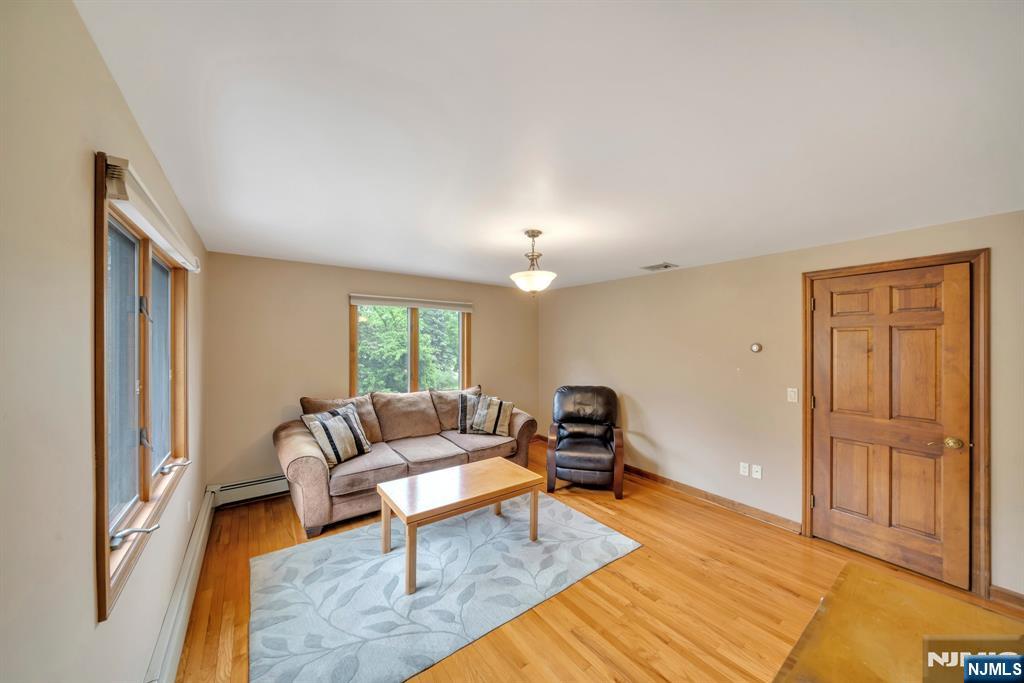 948 Ewing Avenue