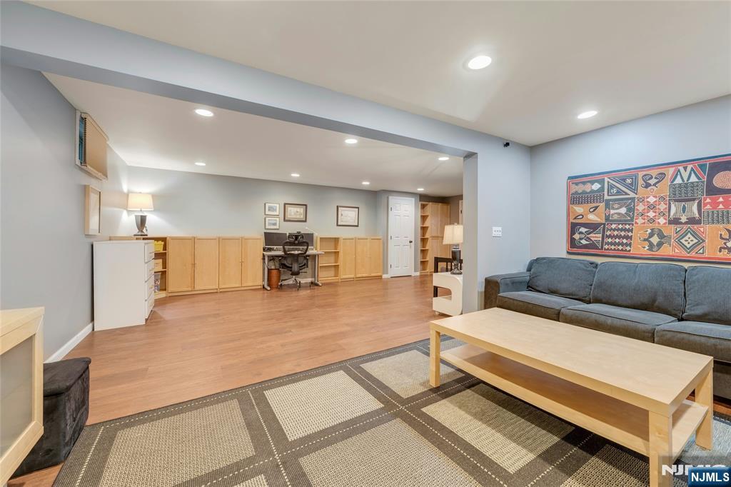 186 Coolidge Terrace